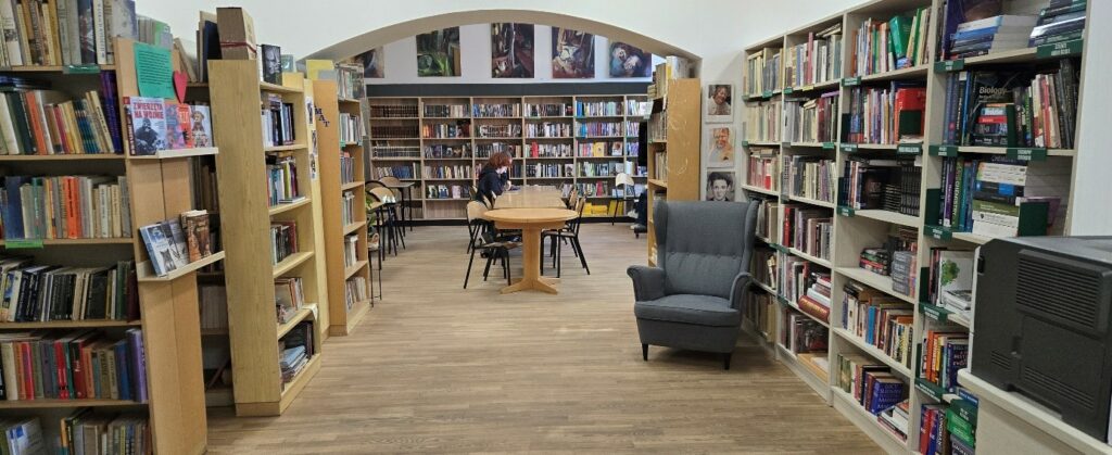 biblioteka w LO 1